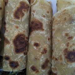 A picture of Chapatis.