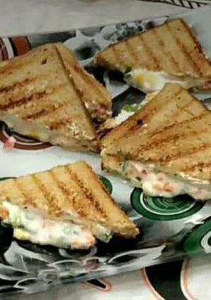 A picture of Hung curd sandwich.