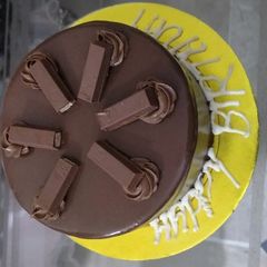 A picture of Brownie Cake.