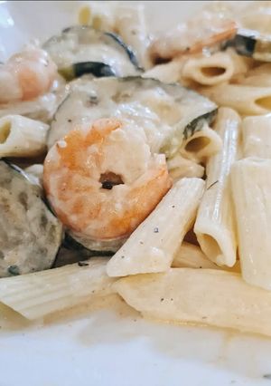 Une photo de Pennes aux courgettes et crevettes à la crème