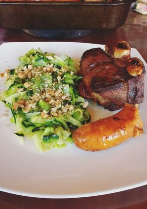 Una foto de Fideos zucchini keto