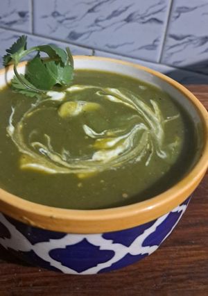 A picture of Broccoli almond soup.