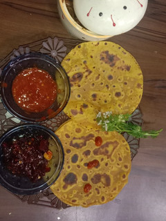 શેઝવાન ચટણી ના થેપલા (Thepla Recipe in Gujarati) રેસીપી મુખ્ય ફોટો