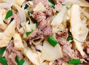 Hình của món Thịt bò xào măng.