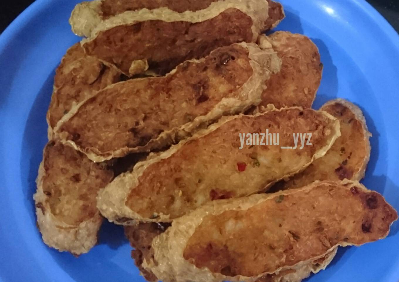Ngohiong atau Hekeng Udang Babi
