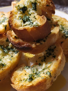 Una foto de Crostini all’aglio