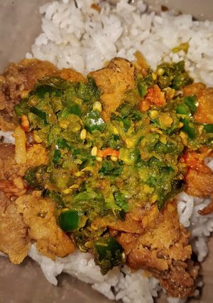 Foto resep Ayam Goreng Krispy Sambel Ijo Geprek