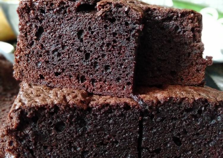 Langkah Mudah untuk Menyiapkan Brownies Fudgy Panggang yang Enak Banget