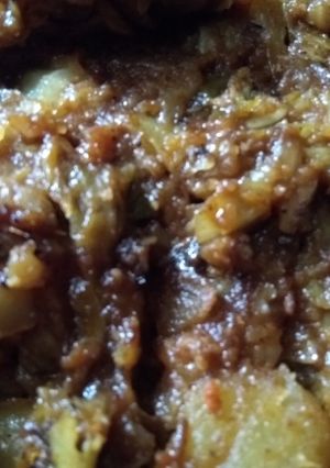 A picture of Cabbage Potatoes curry.