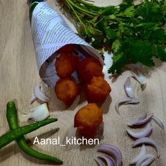 A picture of Gujarat na daal vada.