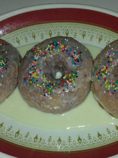 Doughnut me adon icing siga ainihin hoton girkin