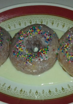 Doughnut me adon icing siga ainihin hoton girkin