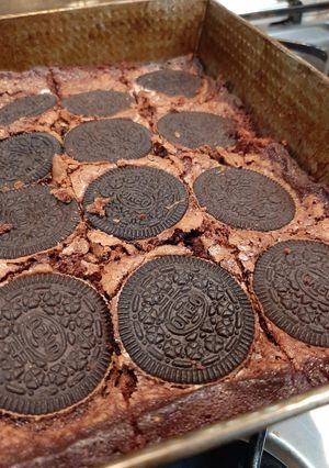 Una foto de Brownie de chocolate y oreo🍫