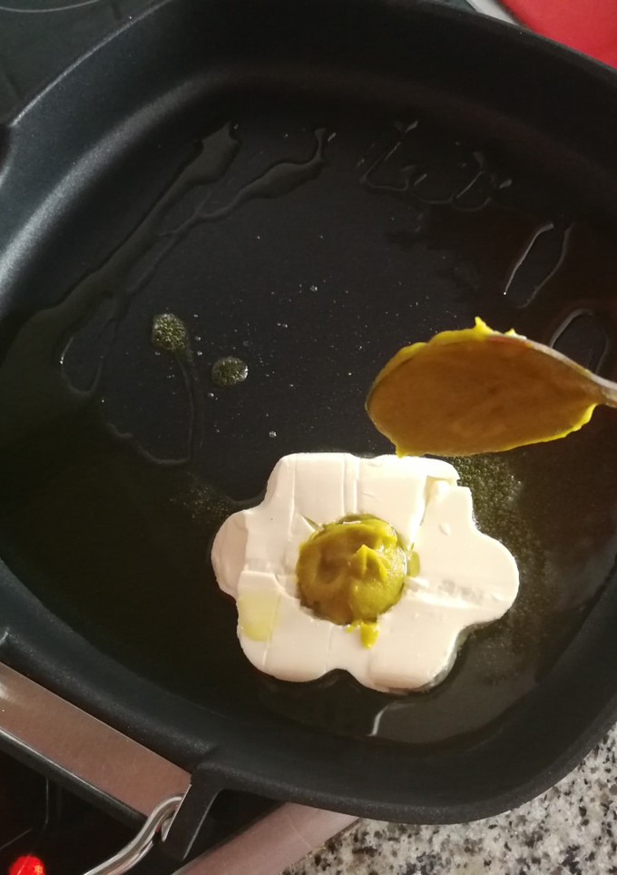 Una foto de Huevo frito vegano 🌱 vegetariana