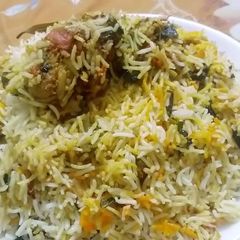 A picture of Chicken biryani.