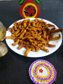 ફુલવડી (Fulvadi Recipe In Gujarati) રેસીપી મુખ્ય ફોટો