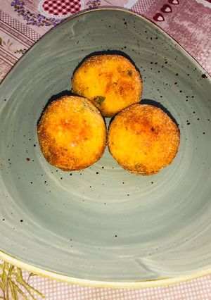 Una foto de Bolas de arroz rellenas