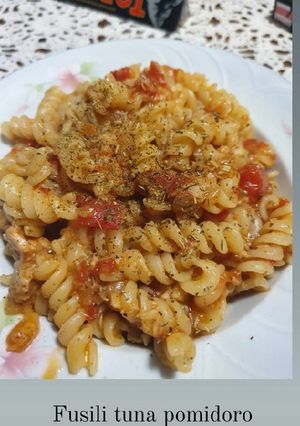 A picture of Fusilli tuna pomidoro.