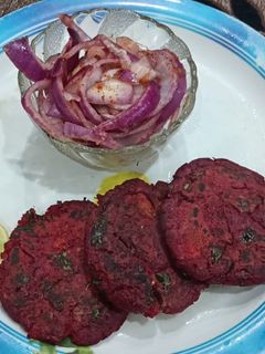 बीटरूट का गलौटी कबाब (beetroot ka kabab recipe in Hindi) रेसिपी मुख्य फोटो