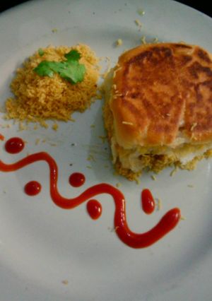 A picture of Kutchi dabeli.