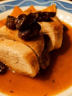 Una foto de Solomillo de Cerdo en Papillote con Salsa Yakiniku y Pasas