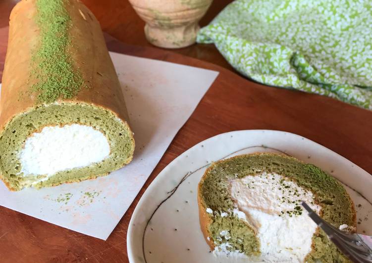 Steps to Make Ultimate Gluten Free Matcha Swiss Roll