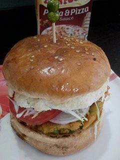बर्गर (Burger recipe in hindi) रेसिपी मुख्य फोटो