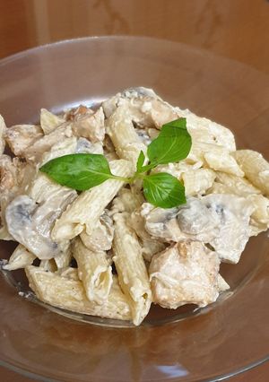 عکسی از دستور پاستا چیکن آلفردو