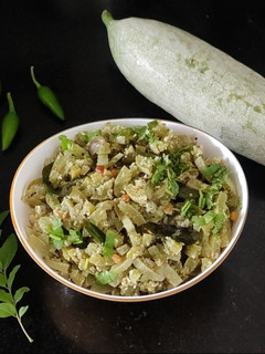புடலங்காய் பொரியல் (Snake gaurd fry recipe in tamil) செய்முறை முக்கிய புகைப்படம்