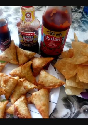 પટ્ટી સમોસા (Patti Samosa Recipe In Gujarati) રેસીપી મુખ્ય ફોટો