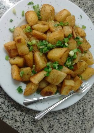 Una foto de Papas semi bravas