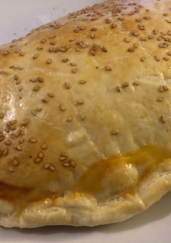 Una foto de Calzone de hojaldre