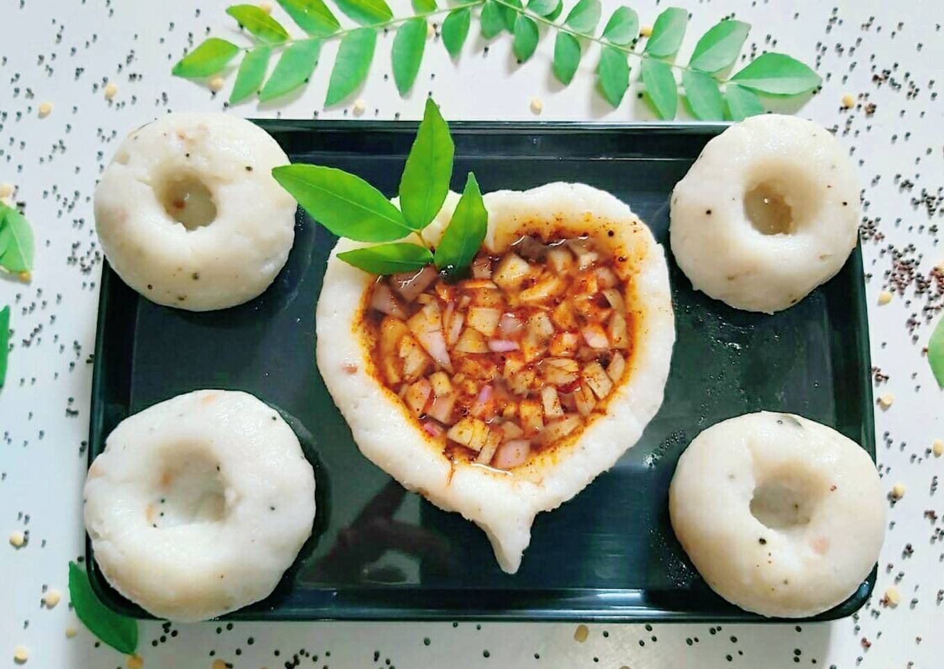 Steamed Rice Dumpling (undi)
