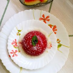 A picture of Watermelon pudding.