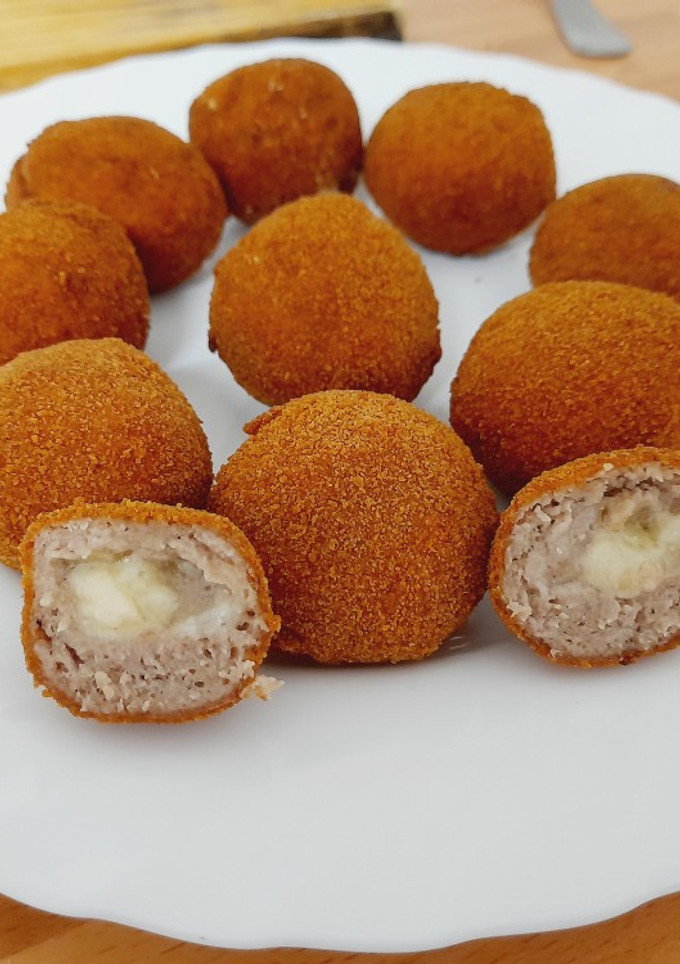 Una foto de Bolitas de carne picada con queso