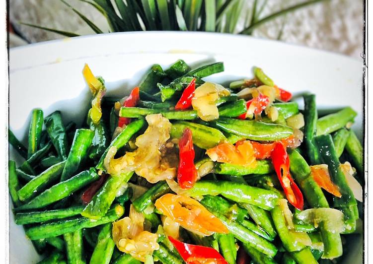 Cara Menyiapkan Tumis kacang panjang pedes manis gurih 😋, Lezat Sekali