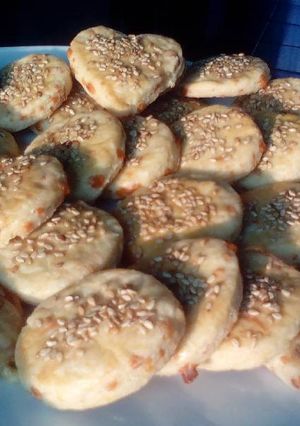 Una foto de Masitas de queso con semillas