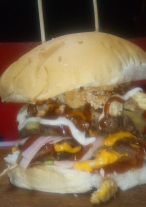 Una foto de Hamburguesas de pollo y res