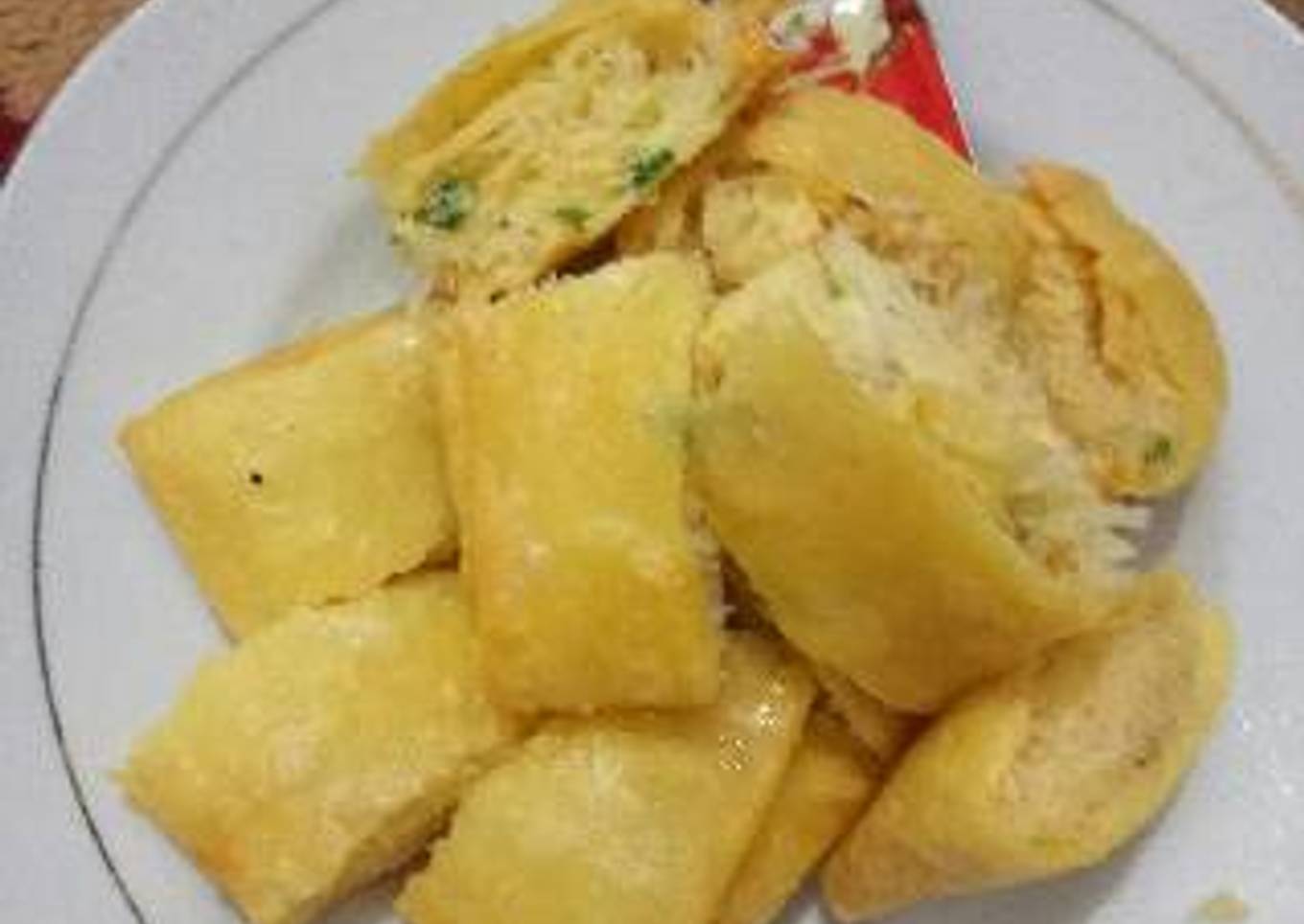 Lumpia telur bebek isi ayam suwir bihun ala mom's Riqqi
