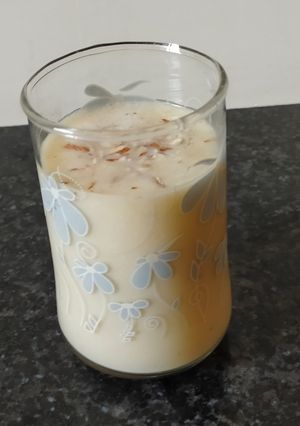 બનાના શેક (Banana Shake Recipe In Gujarati) રેસીપી મુખ્ય ફોટો
