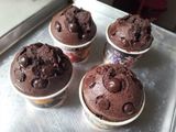 Cup cake coklat (6 bhn tanpa pengembang)
