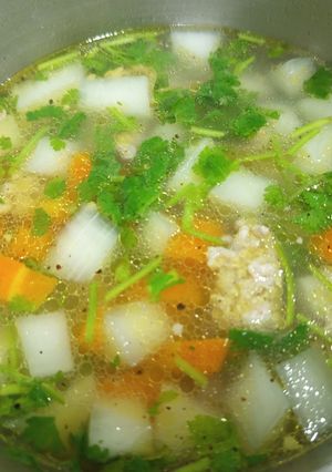 Hình của món Canh củ cải cà rốt thịt băm.