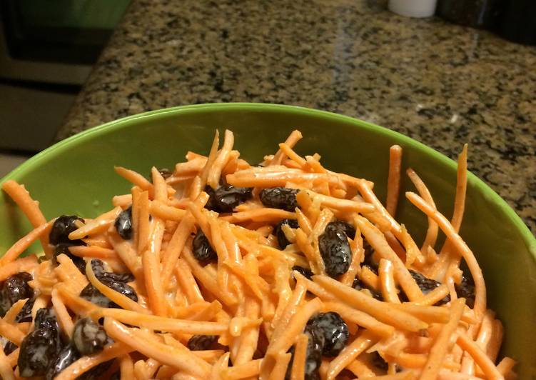 Steps to Prepare Super Quick Homemade Carrot Raisin Salad