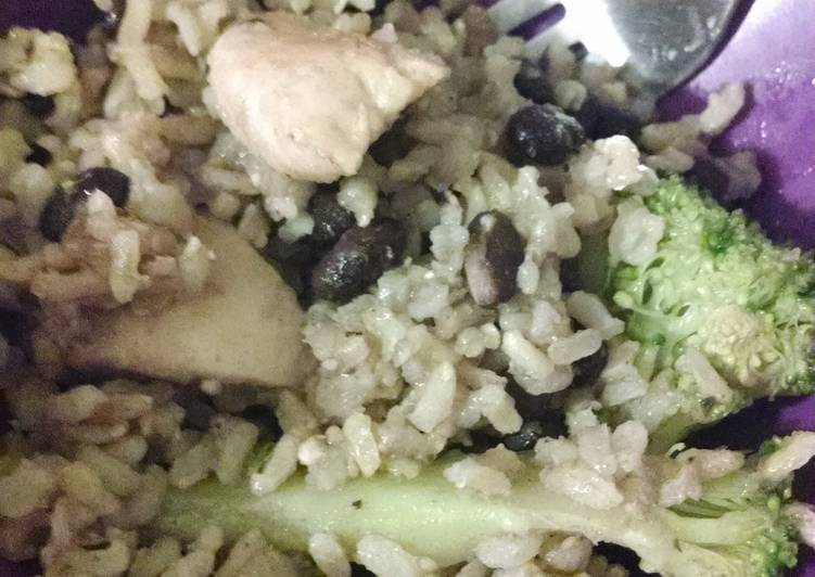 Steps to Prepare Speedy Chicken with broccoli, black beans and rice