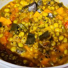 Mixed vegetable curry with Lilva beans (Ghato tarkari no onion no garlic recipe) A picture of Mixed vegetable curry with Lilva beans (Ghato tarkari no onion no garlic recipe).