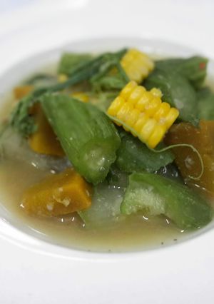 A picture of Vegetables Hot Soup / Gaeng Liang.