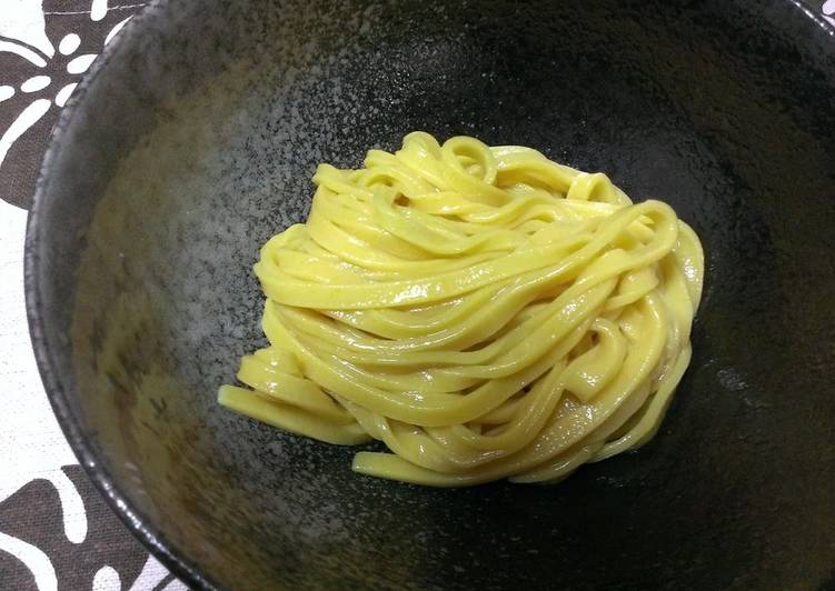 How to Prepare Award-winning Bright Yellow Turmeric Udon Noodles