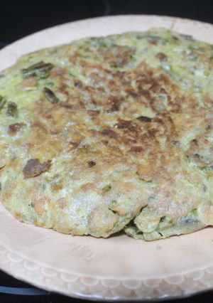Una foto de Tortilla de menestra y patatas de bolsa