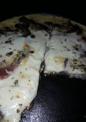 Una foto de Súper omelette de vegetales 🍆🍅🌶