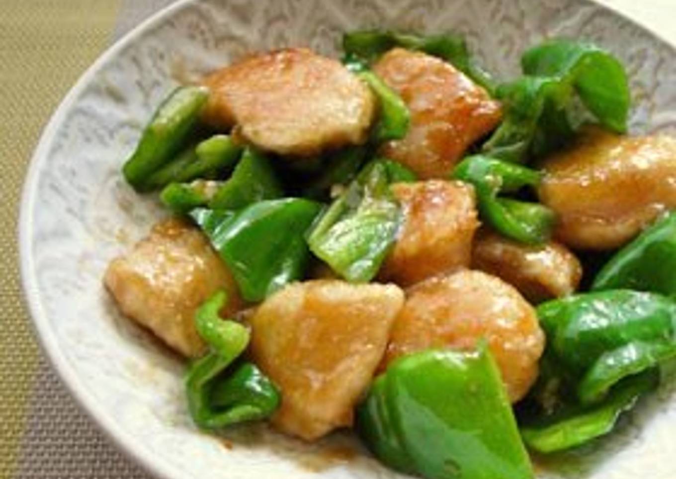 Chicken Breast Sautéed in Ginger and Soy Sauce with Seasonal Green Peppers